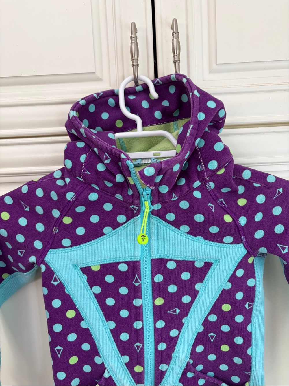 SIZE 4 - Ivivva girl’s full zip hoodie / jacket - Picture 2 of 12